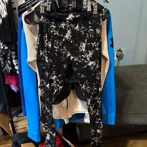 H&M Black and White Patterned Leggings